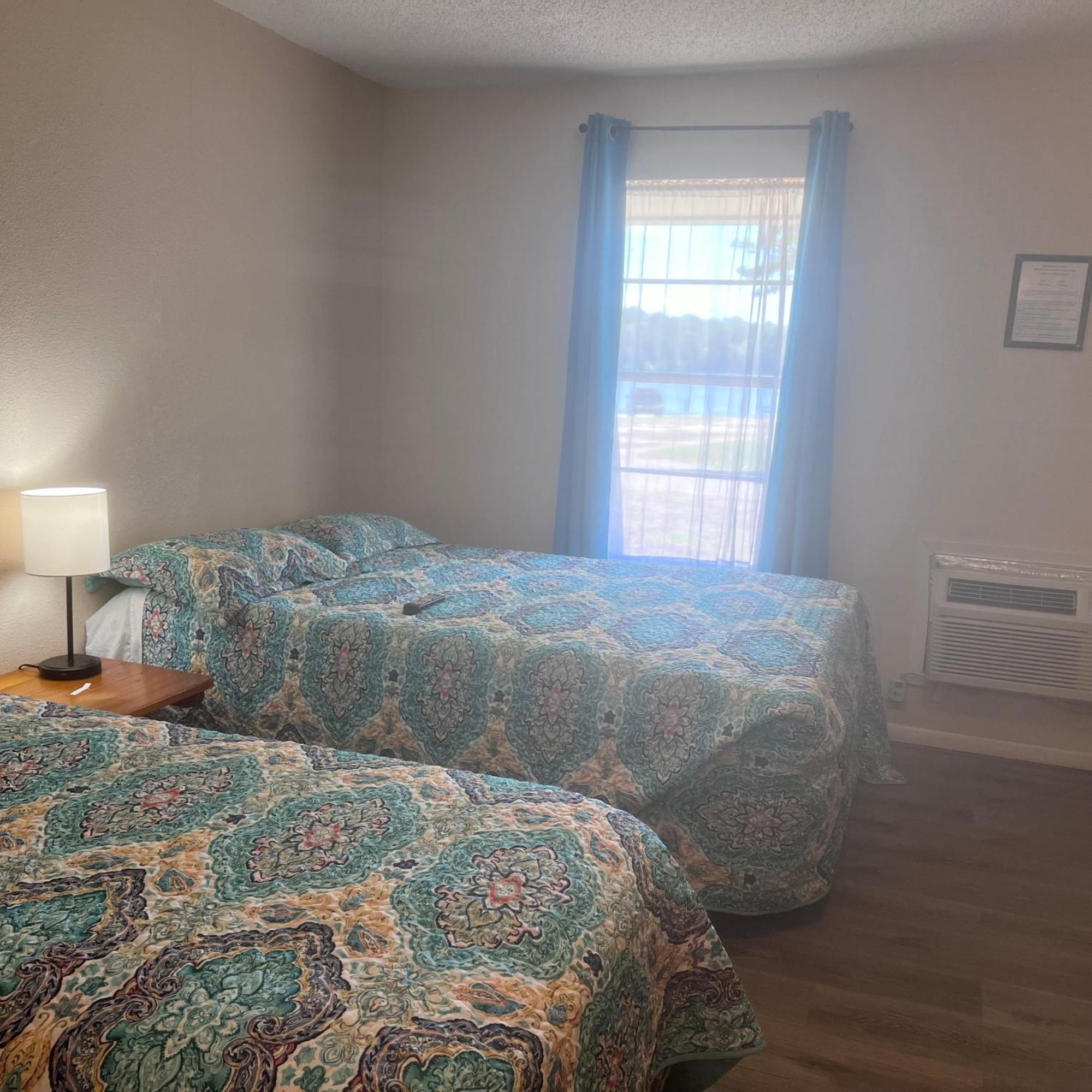 Hemphill Alpine Lakeside Motel Room Backside المظهر الخارجي الصورة