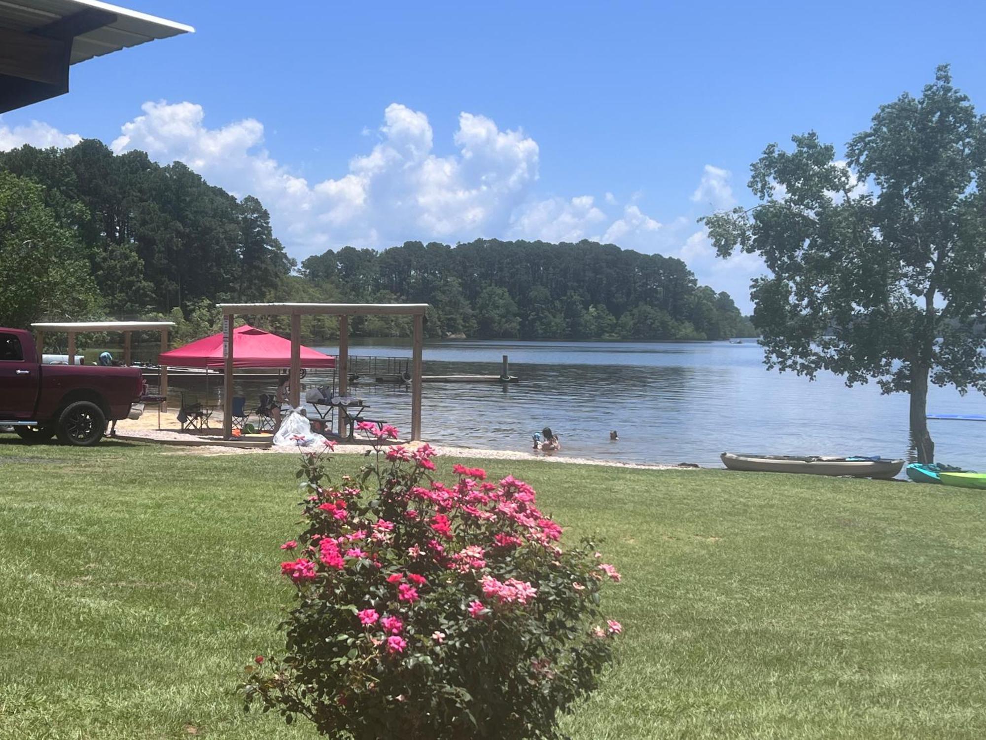 Hemphill Alpine Lakeside Motel Room Backside المظهر الخارجي الصورة